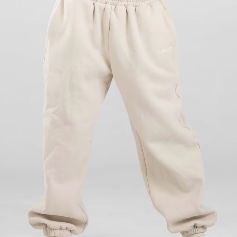 Comfrt Women's Joggers in Bone
